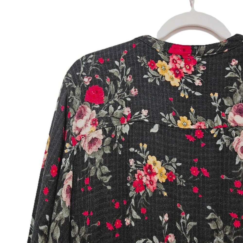 TORRID BLACK RED PINK GOLD FLORAL LONG SLEEVE V-NECK BABY DOLL TUNIC BLOUSE 5 - Picture 4 of 9